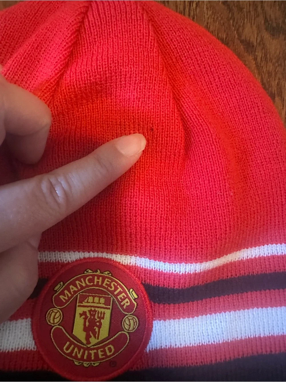 Manchester United Reversible Kids Red & Black Knit Beanie Hat Like New